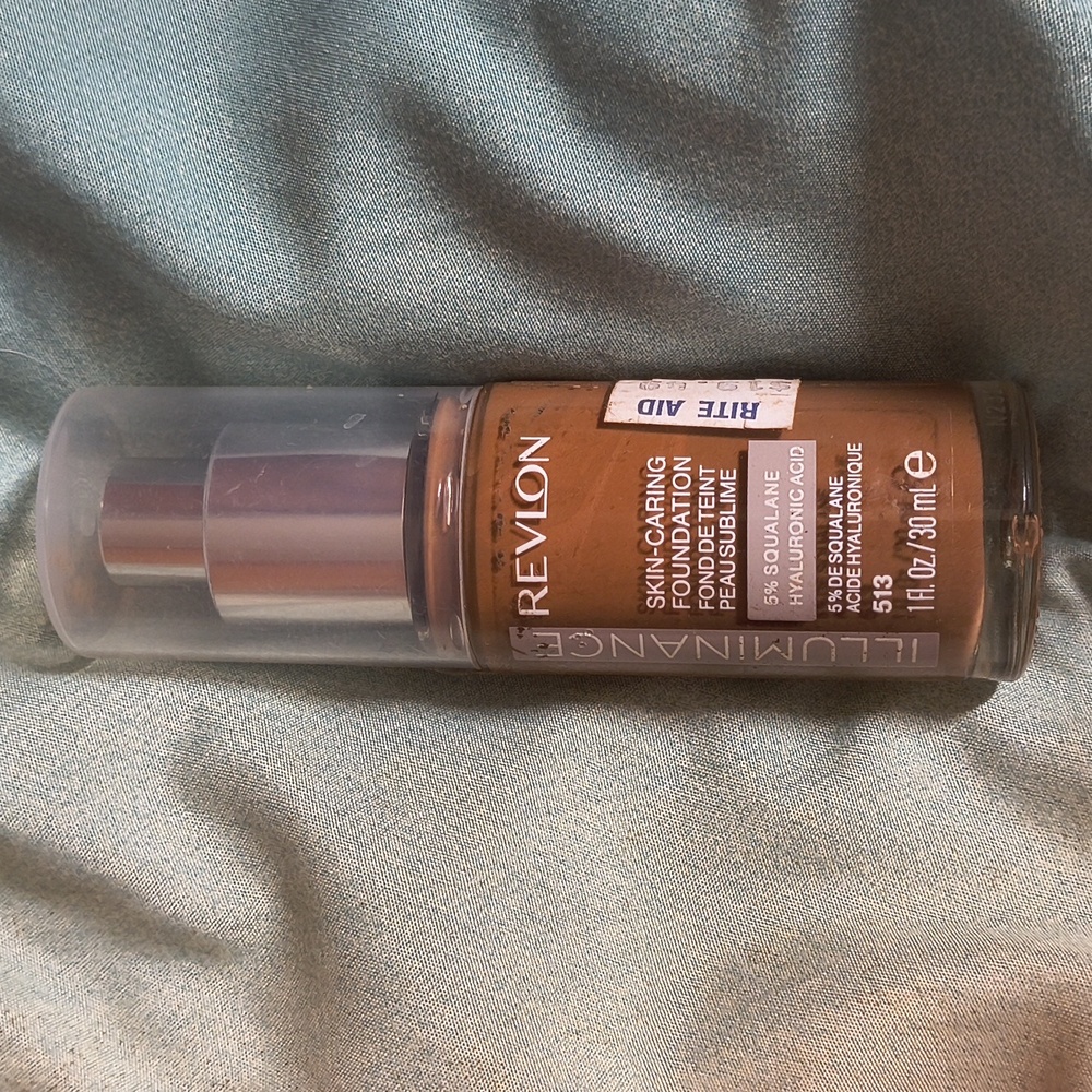 Revlon Illuminance Foundation In 513 Brown Suede